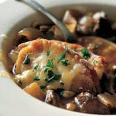 Soupe a l'Oignon au Fromage (French Onion Soup)
