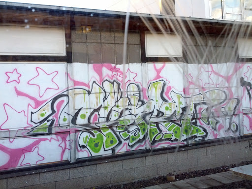 Graffiti bei den U Bahnbögen