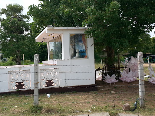 Buddha Statue Near Balasuriya Hospital