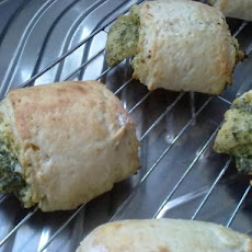 Pesto, Feta, and Sun-Dried Tomato Scones