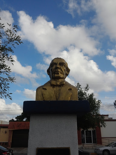 Busto De Juan antonio De La Fuente