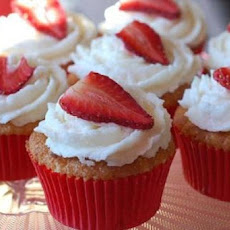 Honey Cupcakes with Strawberries