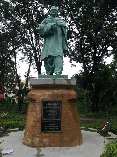 Dr. Triguna Sen Statue