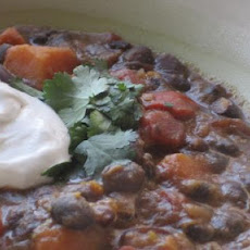 Black Bean and Sweet Potato Chili (Vegetarian)
