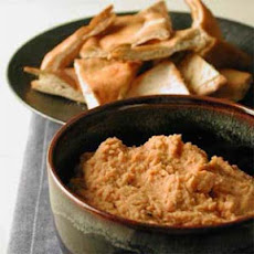 Garlic and Sun-Dried Tomato Hummus