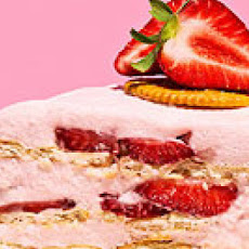 Strawberry Marshmallow & Cracker Cake