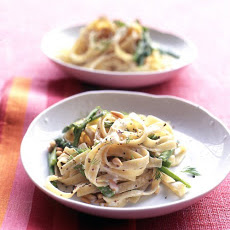 Creamy Fettuccine with Asparagus
