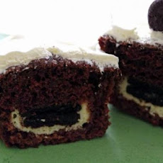 Mini Oreo Surprise Cupcakes