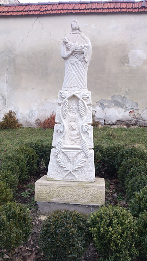 Статуя Богоматері