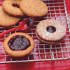 Hazelnut Linzer Cookies with Blackberry Jam
