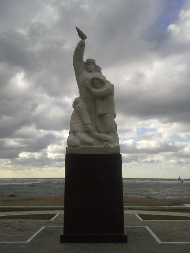 Памятник Погибшим Морякам