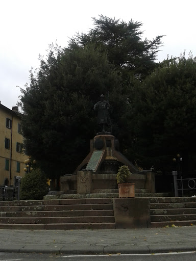Monumento Piazza Gramsci 