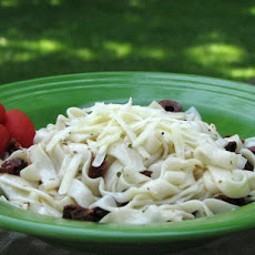 Fettuccine With Dried Tomatoes and Olives