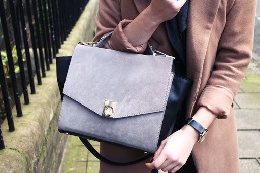 [Image: HkOCAEMGC5GjDw75dMP9qRtDLbEYx1Alnl4_oQWQ...J04bF-nlNA]