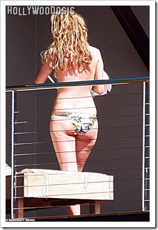 Mischa Barton revela sus piernas y celulitis