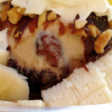 Frozen Yogurt Sundae with Bananas and Chocolate Sauce