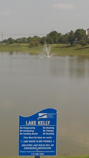 Lake Kelly Fountain