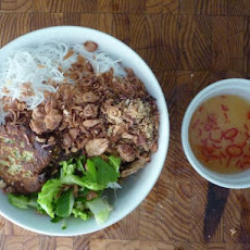 Bun Chao Gio - Vietnamese Noodles With Spring Rolls