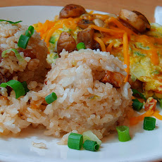 Kayaku Gohan (Rice With Vegetables)