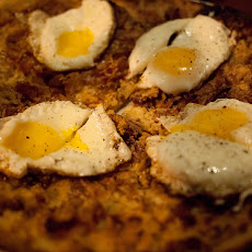 Bacon and Eggs Breakfast Pizzas