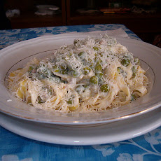 Creamy Fettuccine with Peas and Ham