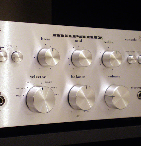 http://lh4.ggpht.com/Jo7755/R5H6R9dfctI/AAAAAAAAAtU/OR0Kh5z6Grs/s512/Marantz+1060+(3).jpg