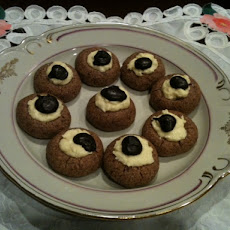 Chocolate Amoretti Macaroons.