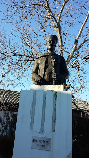 Mihai Viteazul Statue