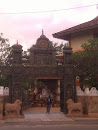Entrance to Dhammagaweshi Bauddha Ashrama