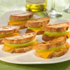 Cheddar & Apple Panini Bites