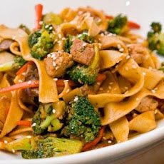 Pad See Ew (Thai Noodles with Beef and Broccoli)