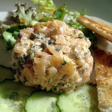 Dilled Salmon Tartare on Whole Grain Bread