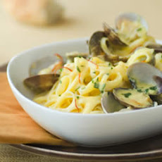 Linguine with Clams in Saffron Alfredo Sauce