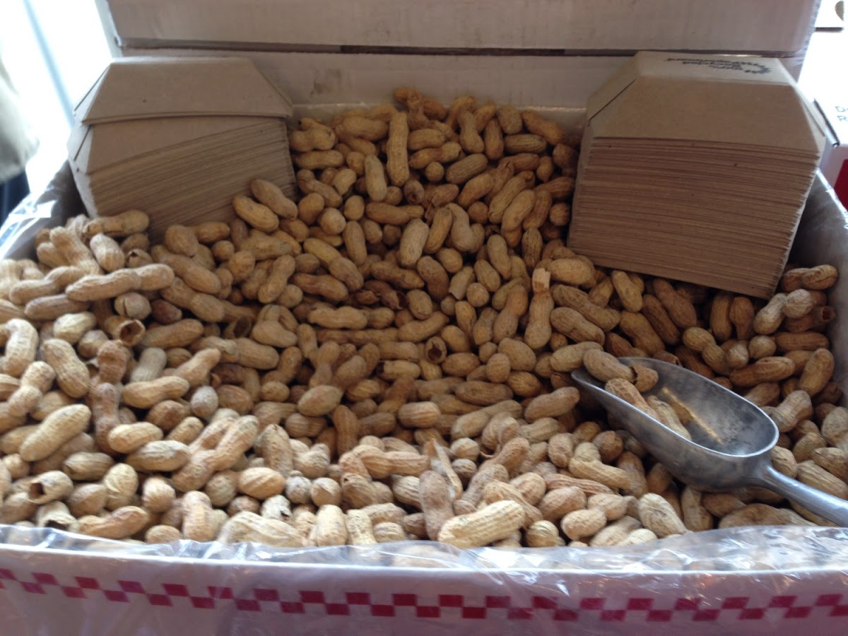 Free peanuts!!