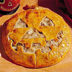 Jack-O'-Lantern Cheeseburger Pie