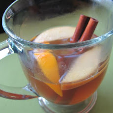Hot Mulled Apple Cider With Apples, Orange & Cinnamon