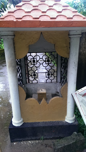Small Temple Entrance Shrine