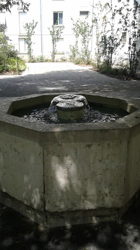 Fontaine de la Place Jean Lejuste
