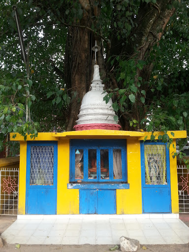 Buddha Statue and Stupa -  Gampola
