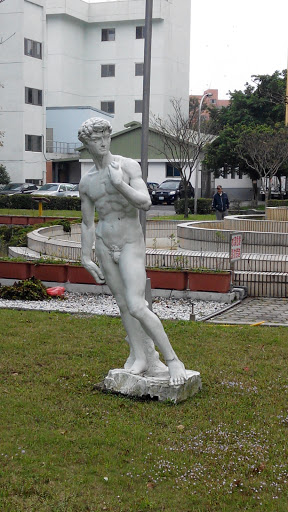 男性雕像