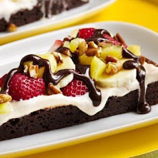 Banana-Berry Brownie Pizza