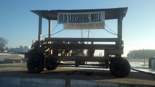 Old Leesburg Mill Antique Wagon Monument