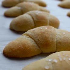 Easy Butterhorn Rolls