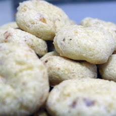 Addictive Cheese Balls: Chipa