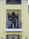 Predator-Statue