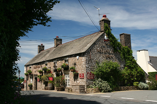 Maenllwyd Inn