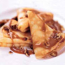 Crispy Crepes with Dulce de Leche Sauce