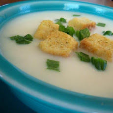 Cauliflower Soup With Croutons