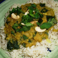 Coconut Red Lentils With Spinach, Cashews & Lime (Vegan)