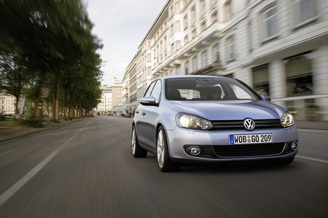 [2009-Volkswagen-Golf-5[4].jpg]